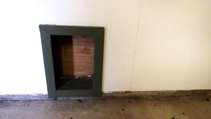 O femeie a descoperit o ușă către o cameră secretă. Peste ce a putut să dea atunci când s-a uitat mai atent