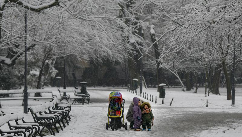 Când vor cădea primii fulgi de zăpadă în București. Zilele când se anunță cel mai rece în Capitală