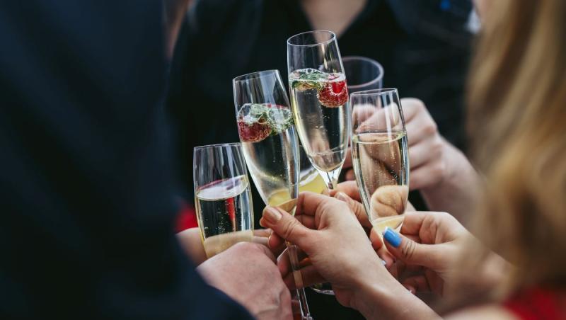 Șampania este o băutură cu o istorie îndelungată și o tradiție încântătoare