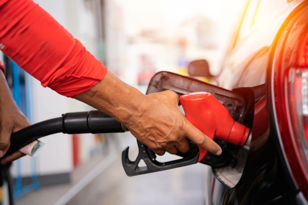 Cresc prețurile la motorină și benzină în 2024. Cât vom plăti pentru combustibil începând cu 1 ianuarie