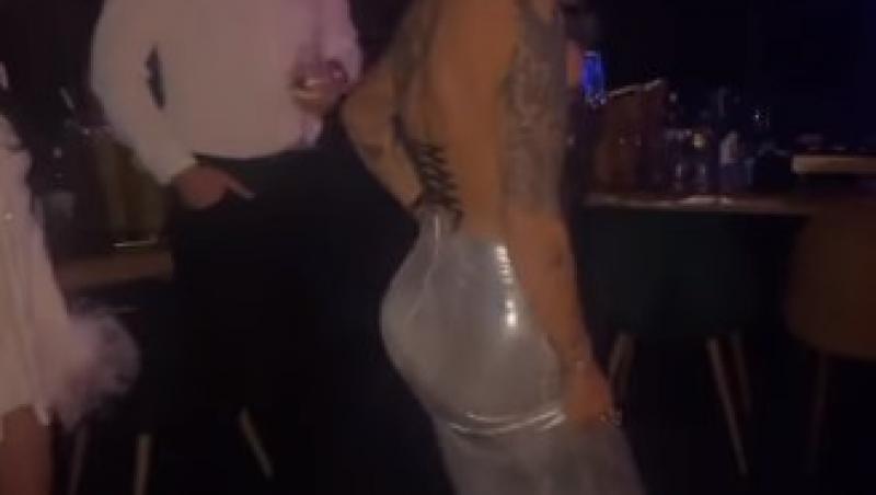 Anamaria Prodan, spectaculoasă de ziua sa. Cum arată în ținuta de sexy-războinică, cu corset-armură, spatele gol și fustă cu trenă