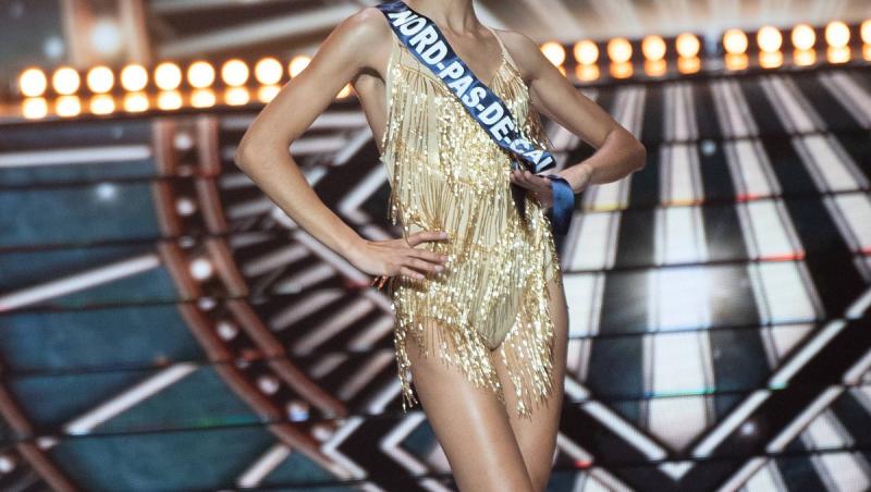 Scandal la Miss Franța 2024. Juraților li se aduc acuzații grave după ce au încoronat-o pe Eve Gilles. Ce o face specială