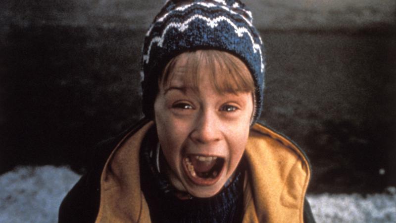 Macaulay Culkin, actorul celebru din filmul Singur acasă s-a afișat pentru prima dată împreună cu cei doi copii. Cum arată micuții