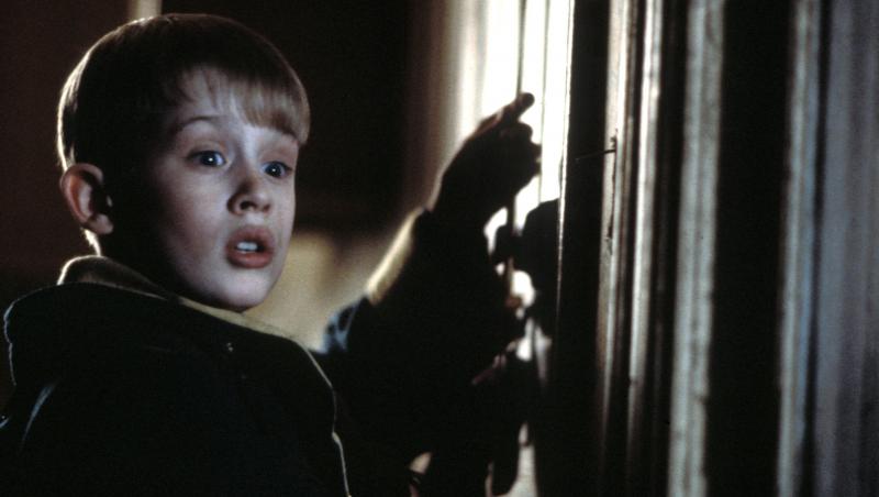 Macaulay Culkin, actorul celebru din filmul Singur acasă s-a afișat pentru prima dată împreună cu cei doi copii. Cum arată micuții