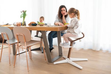 (P) Cum să alegi un scaun de masă pentru copii