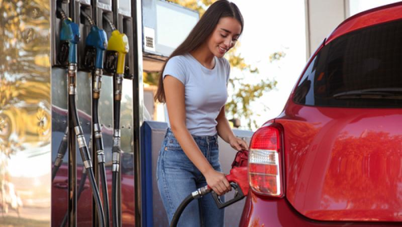 Prețul carburanților înainte de sărbători. A apărut o ușoară scădere atât pentru motorină, cât și pentru benzină