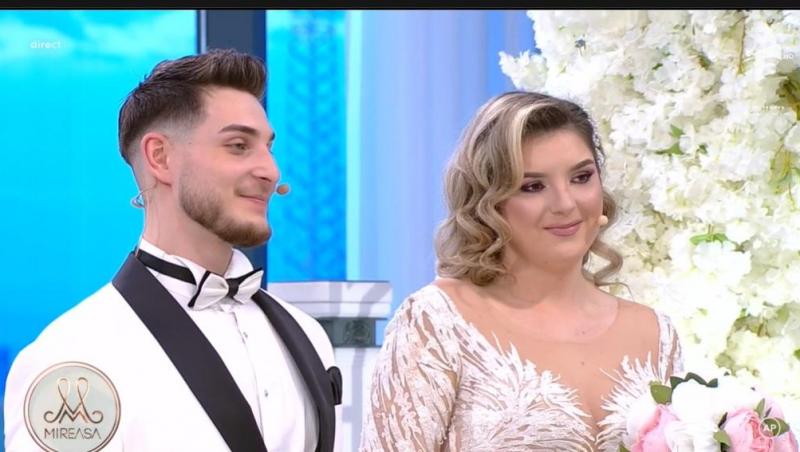 Mireasa sezonul 8. Andreea s-a reunit cu Bia și Robert în oraș. Cum s-au pozat cu toții și ce au spus fanii lor