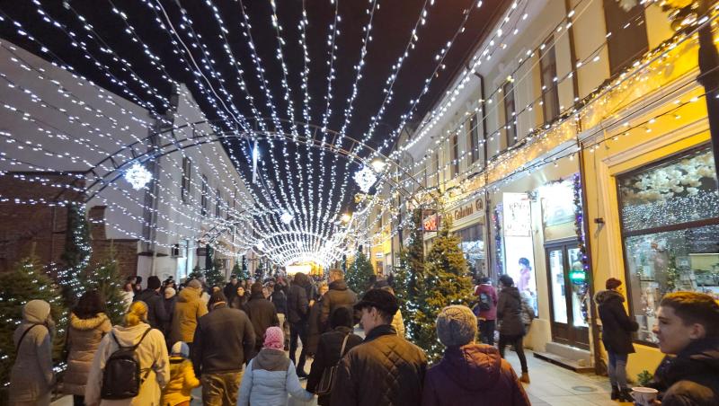 Prețuri la Târgul de Crăciun din Craiova 2023. Cât costă sarmalele, plăcintele, vinul fiert sau o poză cu Moș Crăciun