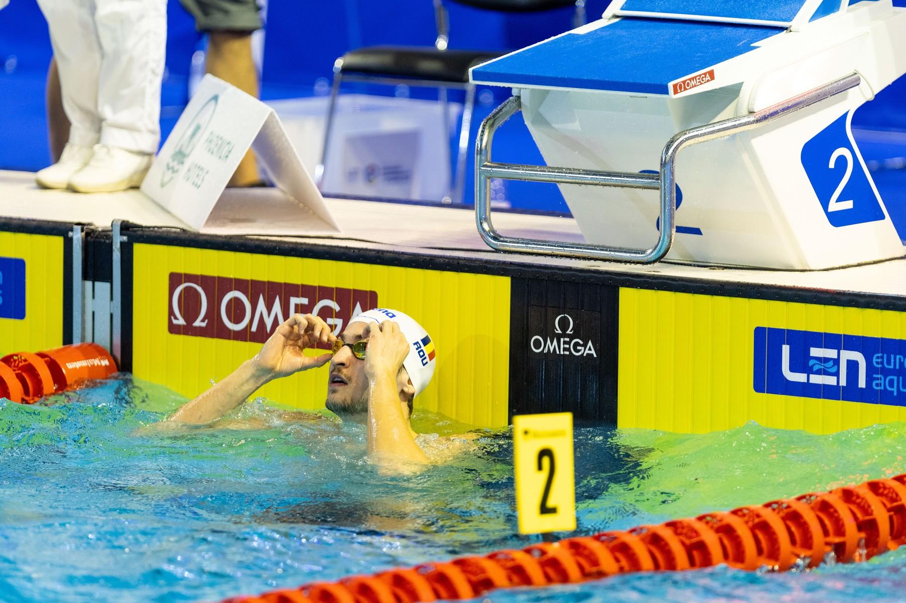 Cine sunt românii care s-au calificat joi în semifinale la Campionatele Europene de înot în bazin scurt. Program sesiune de seară