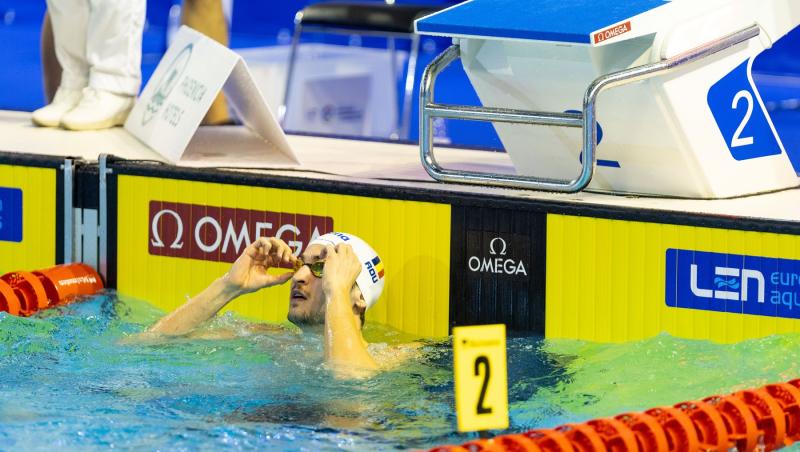 Denis Popescu în bazin la Campionatele Europene de înot în bazin scurt 2023