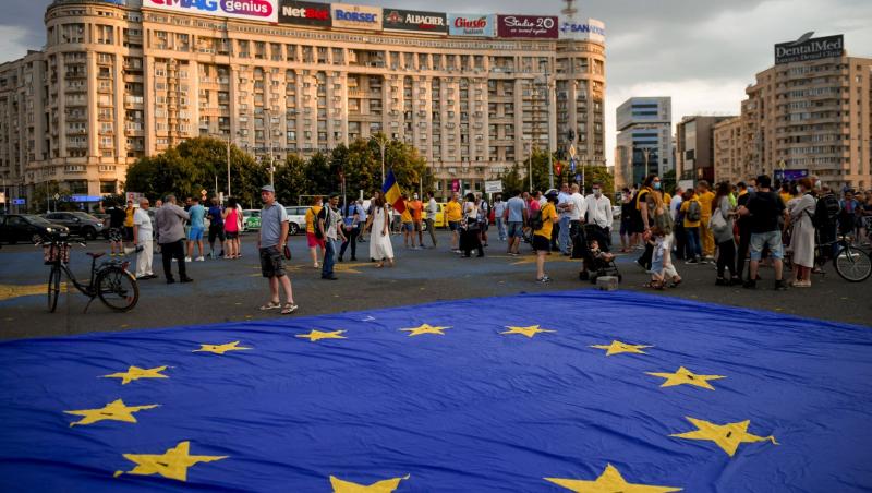 7 din 10 români cred că apartenența la UE aduce beneficii României. Câți ar vota la europarlamentare în 2024