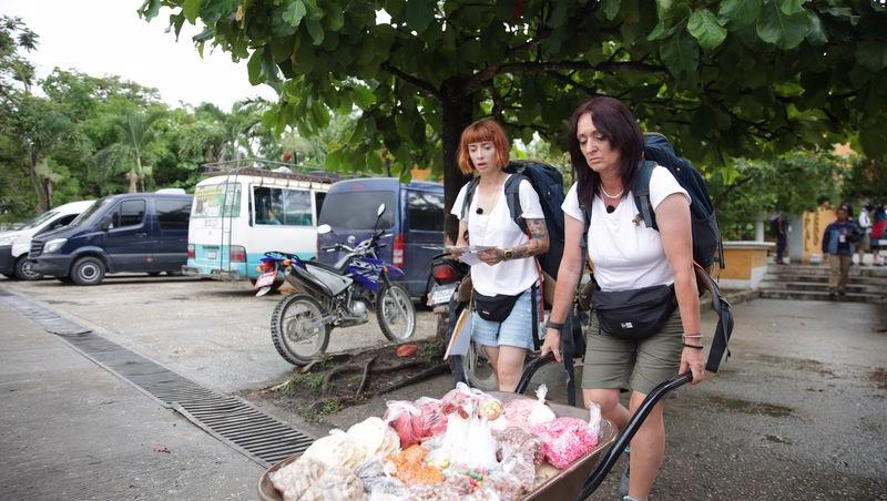 America Express, 13 februarie 2023. Ce a pățit Bie Adam când curcanul a început să se „agite” în mașină. Ce fobie are Dinu Gavril