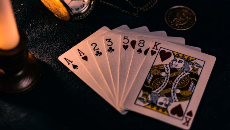 imagine cu carti de joc pentru poker