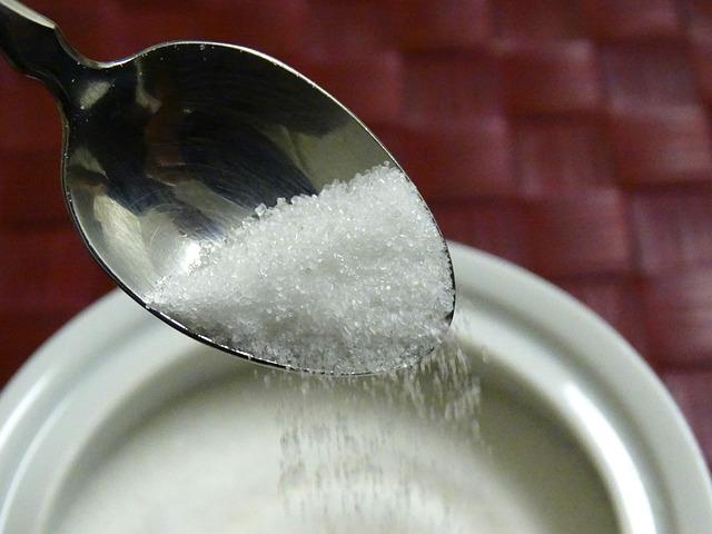 6 mituri pe care nu le știai despre zahăr. De ce nu este recomandat să-l elimini de tot din alimentație