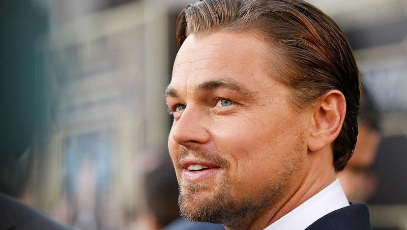 Leonaro DiCaprio a fost surprins în compania unui model la o petrecere mondenă de la care iubita lui ar fi lipsit. Cum au fost surprinși cei doi.