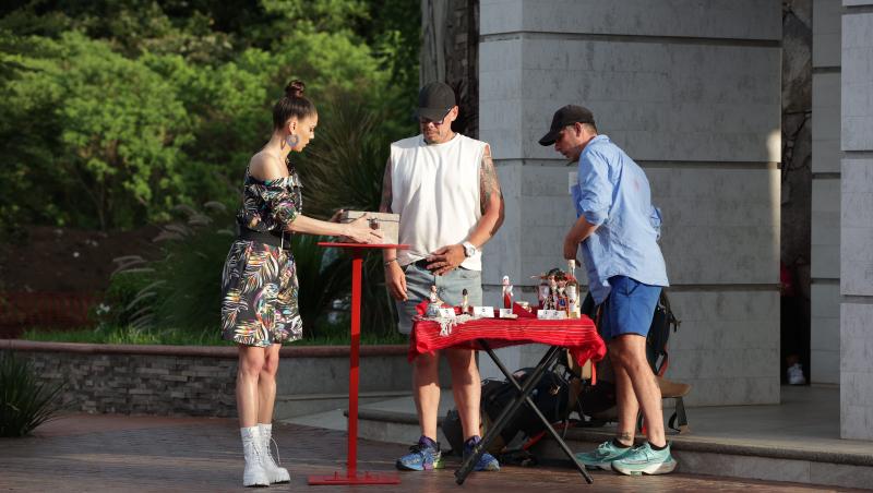 America Express, 6 februarie 2023. Un vrăjitor le-a ghicit concurenților în cărți de tarot. Ce a deranjat-o pe Bie Adam