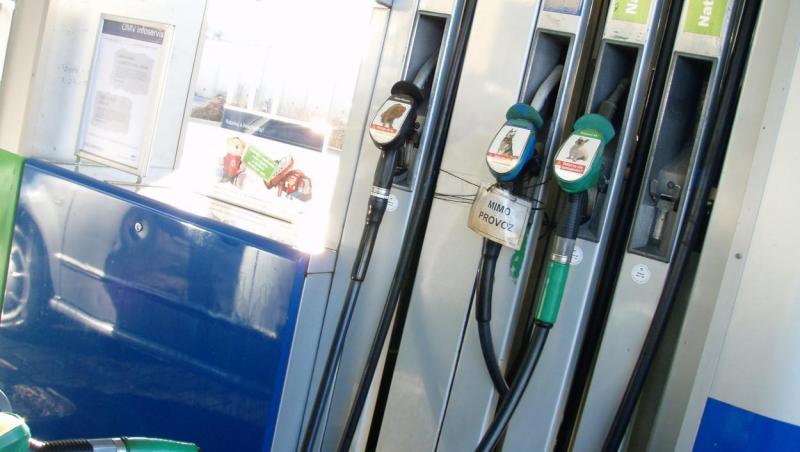 Ieftiniri mari la carburanți. Cât costă benzina și motorina în București și în țară, astăzi, 8 februarie 2023