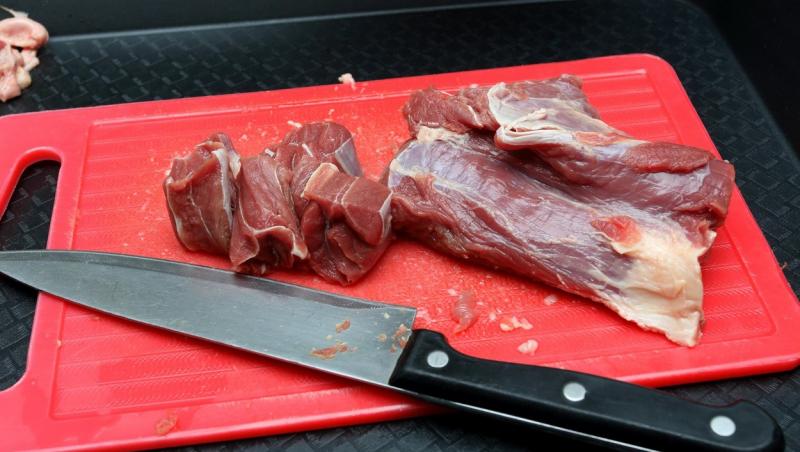 Imaginile cu bucata de carne care mișcă au devenit virale