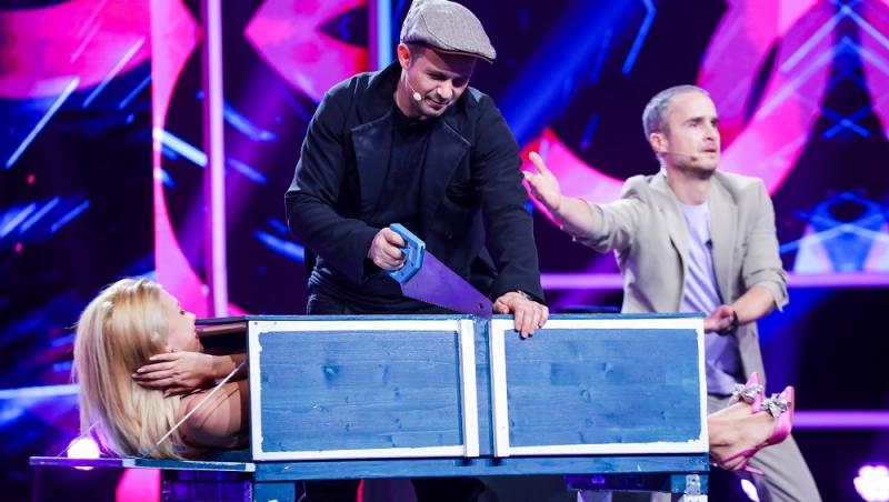 Magicianul „a tăiat-o“ în două pe cântăreață, în noul sezon iUmor, de la Antena 1