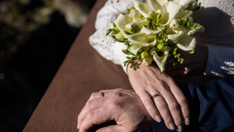 Cazul bizar al unei mirese care și-a văzut fiica decedată în fotografiile de la nuntă. Ce a descoperit