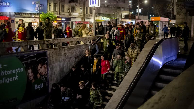 Incident la metrou Constantin Brâncoveanu! Au sosit pompierii după ce călătorii au sunat la 112. Ce s-a întâmplat