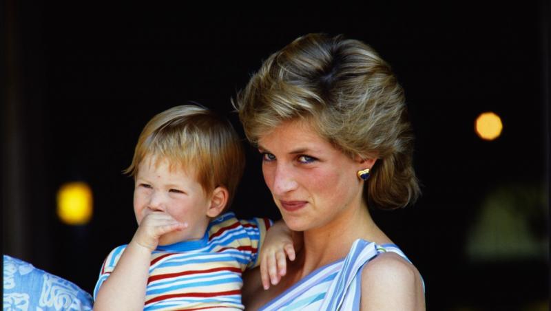 Femeia căreia Printul Harry i-a spus “mamă” după ce Prințesei Diana a murit. Nu e o rudă și nici dădaca