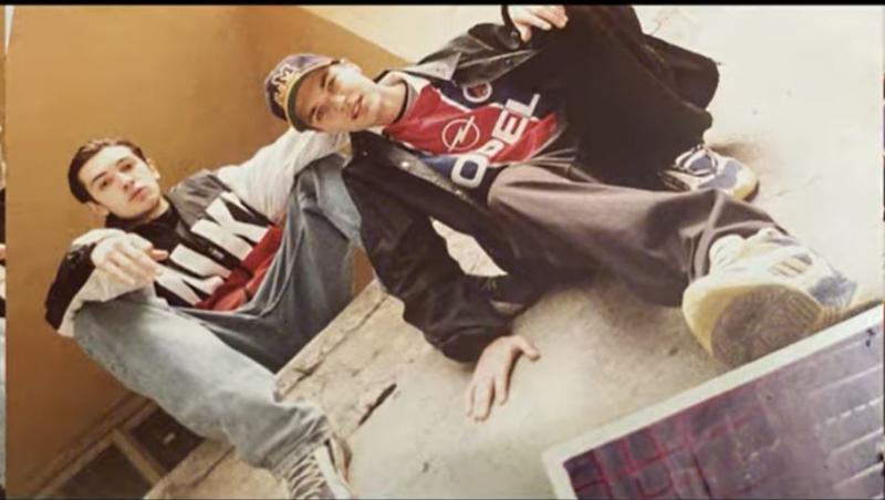 Imagini de colecție din copilăria și adolescența lui Puya în videoclipul piesei „Stele căzătoare”. Cine mai apare în clip