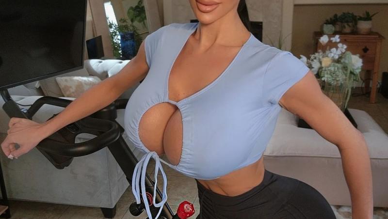 Ea este tânăra care a devenit celebră pentru că seamănă leit cu Kim Kardashian. Cât a cheltuit ca să ajungă clona vedetei