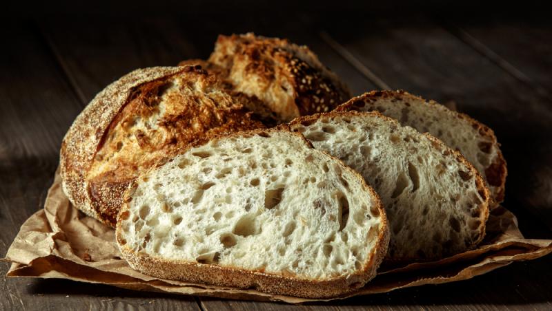 Rețetă de pâine fără frământare. Cum poți prepara pâine acasă fără să depui efort