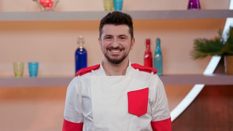 George Borșaru în tunică roșie la Chefi la cuțite