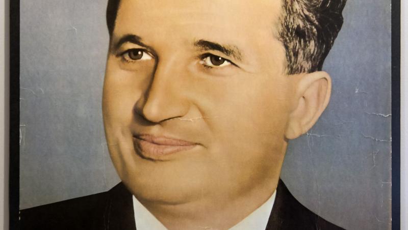 Șapca lui Nicolae Ceaușescu, dar și teza de doctorat a Elenei Ceaușescu sunt scoase la licitație. Care e prețul de pornire