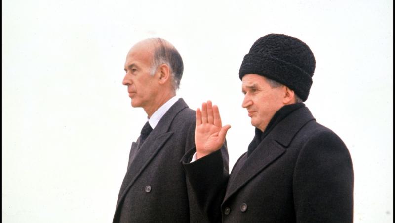 Șapca lui Nicolae Ceaușescu, dar și teza de doctorat a Elenei Ceaușescu sunt scoase la licitație. Care e prețul de pornire