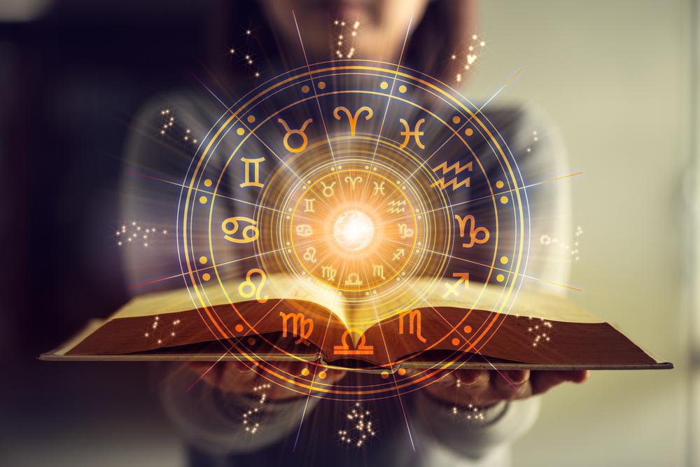 Horoscop săptămânal 22 - 28 Mai 2023. Zodiile care au de luat decizii importante în carieră