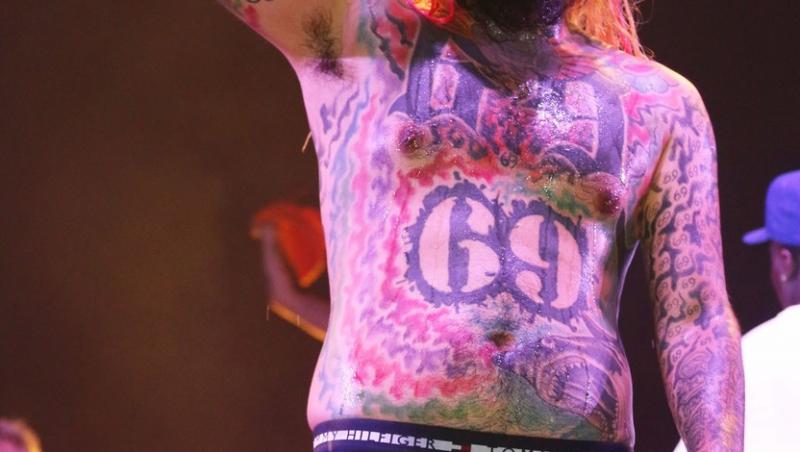Rapperul american 6ix9ine, probleme de sănătate după concertul din Costinești. Artistul și-a anulat planurile din cauza stării