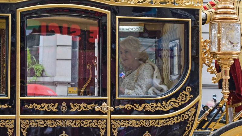 Încoronarea Regelui Charles al III-lea. Primele imagini cu ținutele speciale ale Regelui și Reginei consoarte, Camilla