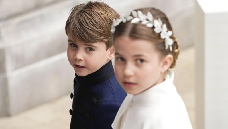 Prințesa Charlotte, varianta în miniatură a lui Kate Middleton, la încoronare. Ce bijuterie-pereche a purtat micuța pe cap