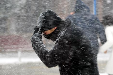Val de aer polar în România! Ninge în țară și meteorologii anunță temperaturi neobișnuit de scăzute pentru luna mai