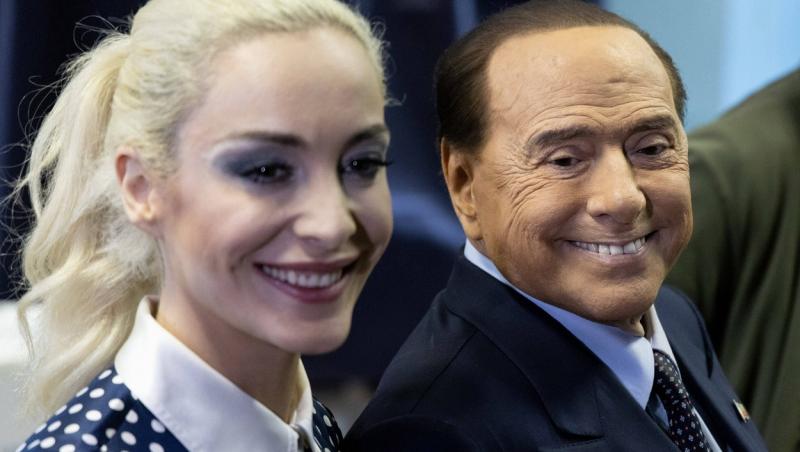 Cine este soția lui Silvio Berlusconi. Marta Fascina este mai tânără cu 53 de ani decât el. Femeile care au trecut prin viața lui