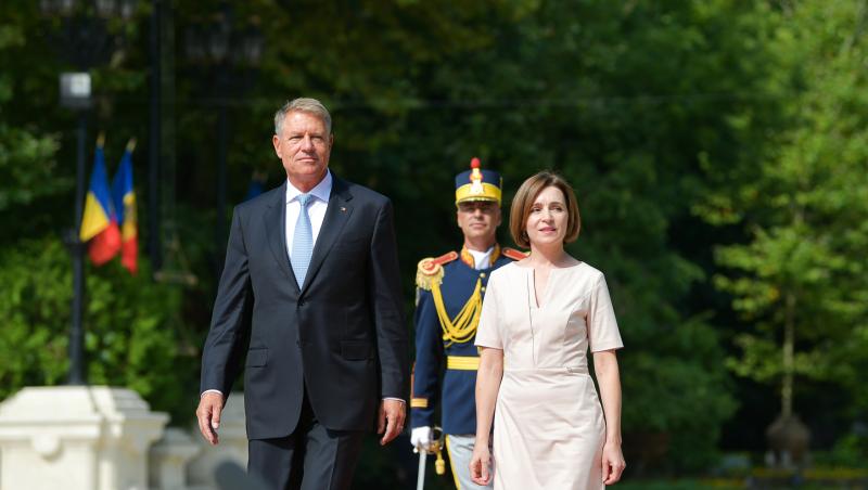 Imagine de colecție cu președintele Klaus Iohannis și soția sa din tinerețe. Cum arătau cei doi