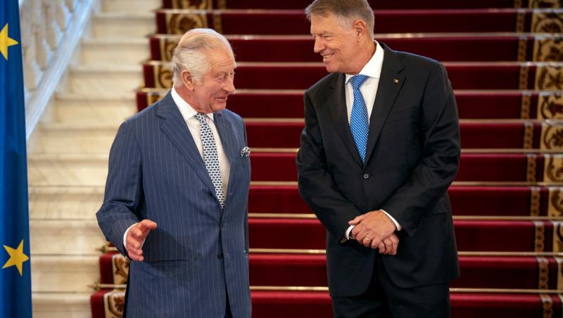 Regele Charles este în România. Momentul inedit în care l-a întrebat pe Klaus Iohannis cum să salute în română. Cum s-a descurcat