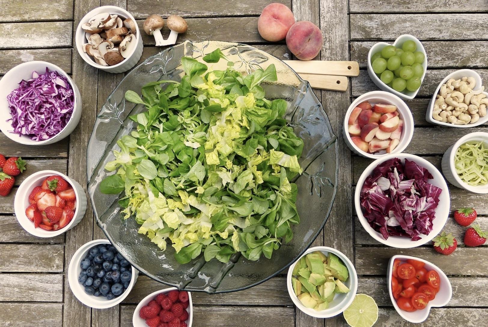 Cea mai bună dietă pentru vară. Ce alimente trebuie să consumi pentru a pierde rapid &icirc;n greutate