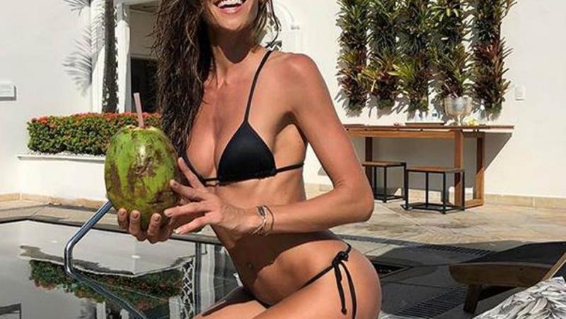 Izabel Goulart, fotomodelul cu cele mai sexy apariții la plajă. Nimeni nu poartă costumul de baie ca ea. Cum se lasă pozată | Foto