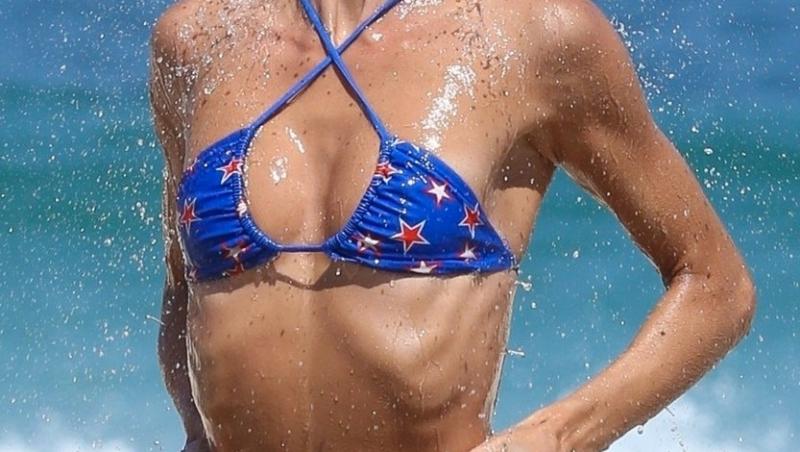 Izabel Goulart, fotomodelul cu cele mai sexy apariții la plajă. Nimeni nu poartă costumul de baie ca ea. Cum se lasă pozată | Foto
