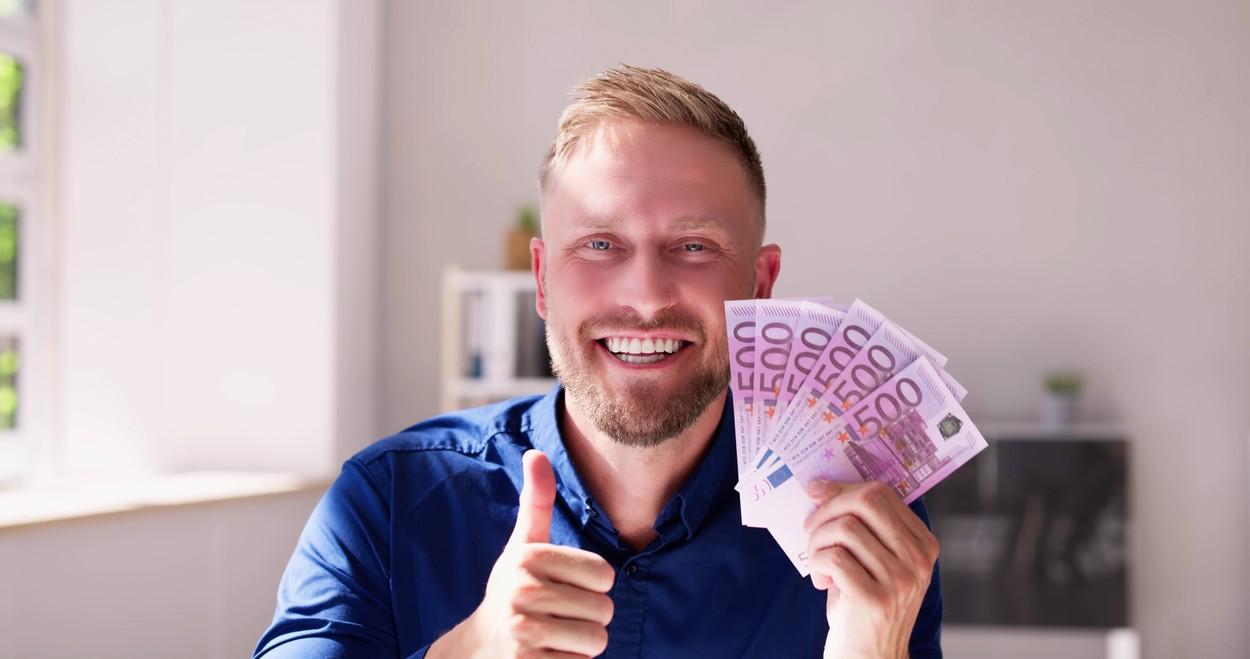 A fost c&acirc;știgat cel mai mare premiu din istoria Loteriei Rom&acirc;ne! Cu c&acirc;t a cumpărat bărbatul norocos biletul c&acirc;știgător