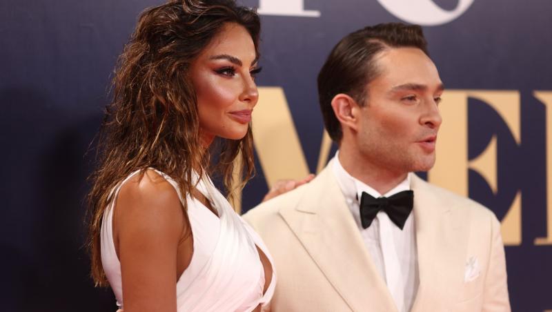 Mădălina Ghenea a strălucit la premiera filmului în care este protagonistă. A purtat pe covorul roșu o rochie fără lenjerie intimă