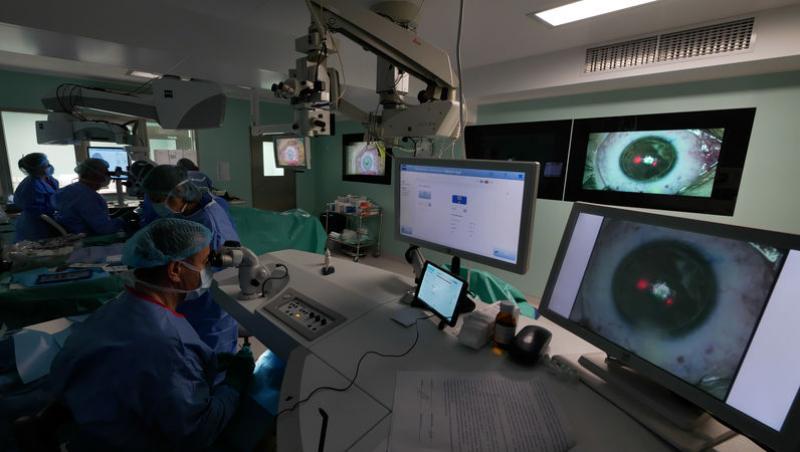 (P) 30 de ani de performanță în chirurgia oftalmologică din România