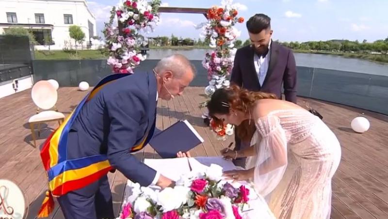 Hatice și Mihai și-au jurat iubire veșnică în Finala Mireasa sezonul 7. Cei doi tineri au spus ”DA” în fața primarului și au devenit familia Grosu.