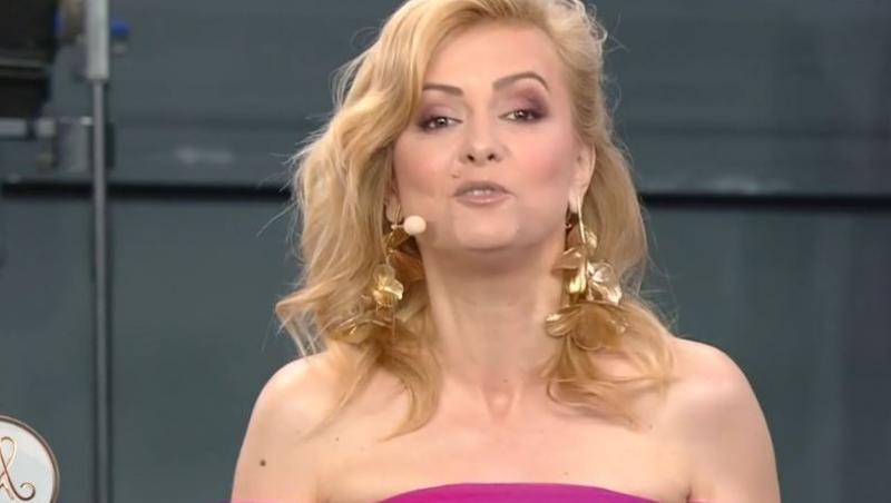 Finala Mireasa sezon 7, 10 iulie. Simona Gherghe a strălucit într-o rochie roz. Imagini cu ținuta prezentatoarei