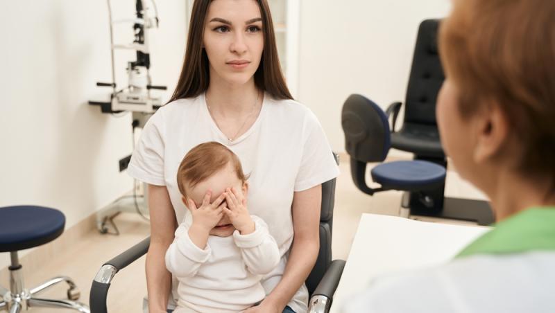 O mama și-a dus bebelușul la doctor cu o simplă mâncărime de ochi, dar nu se aștepta la ce a urmat. Ce verdict au dat medicii