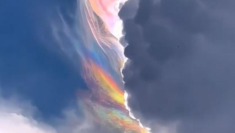 Fenomenul neobișnuit care a apărut pe cer, sub forma unui curcubeu. Ce se vede, de fapt, în imagini
